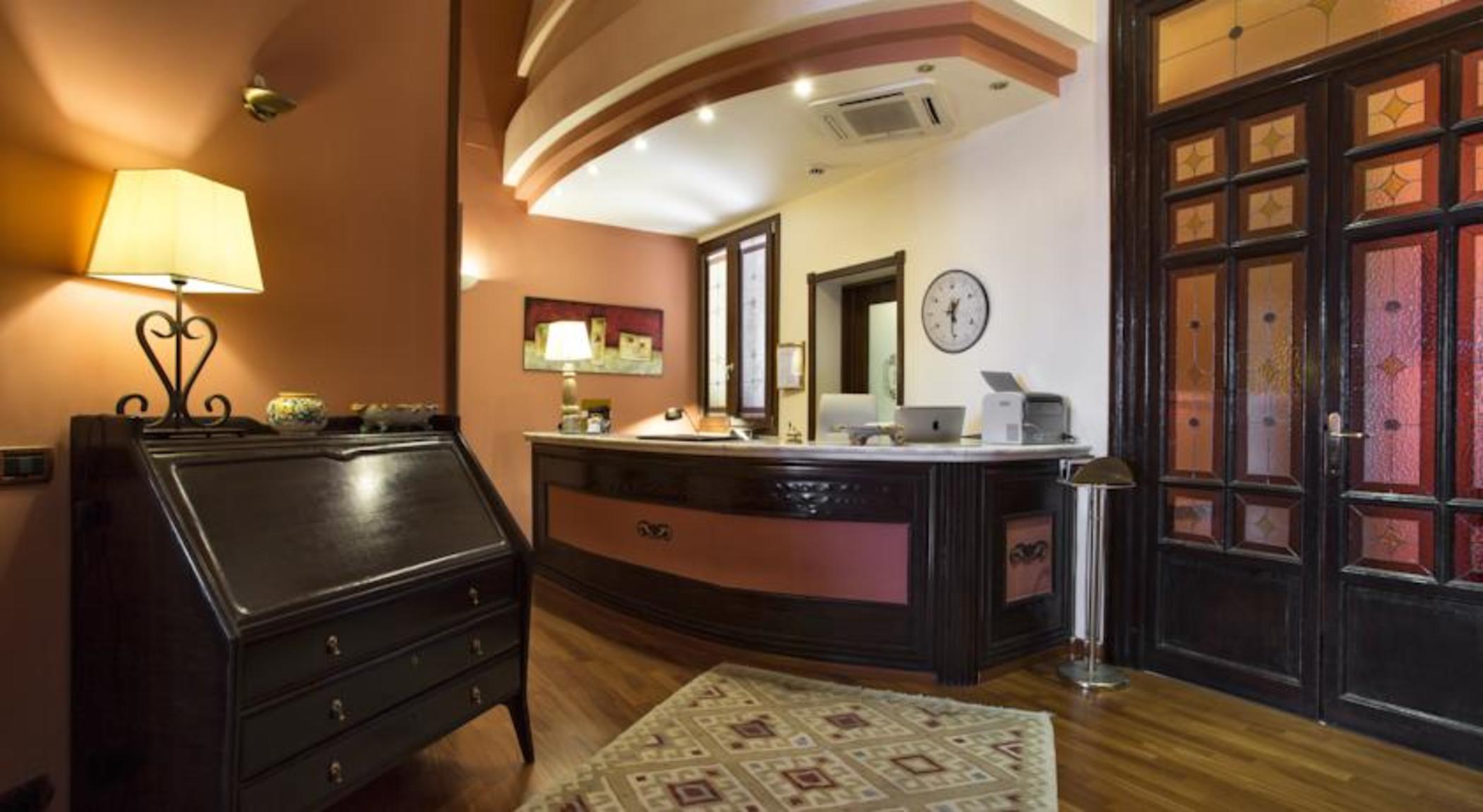 Hotel Ambasciatori Palermo Esterno foto