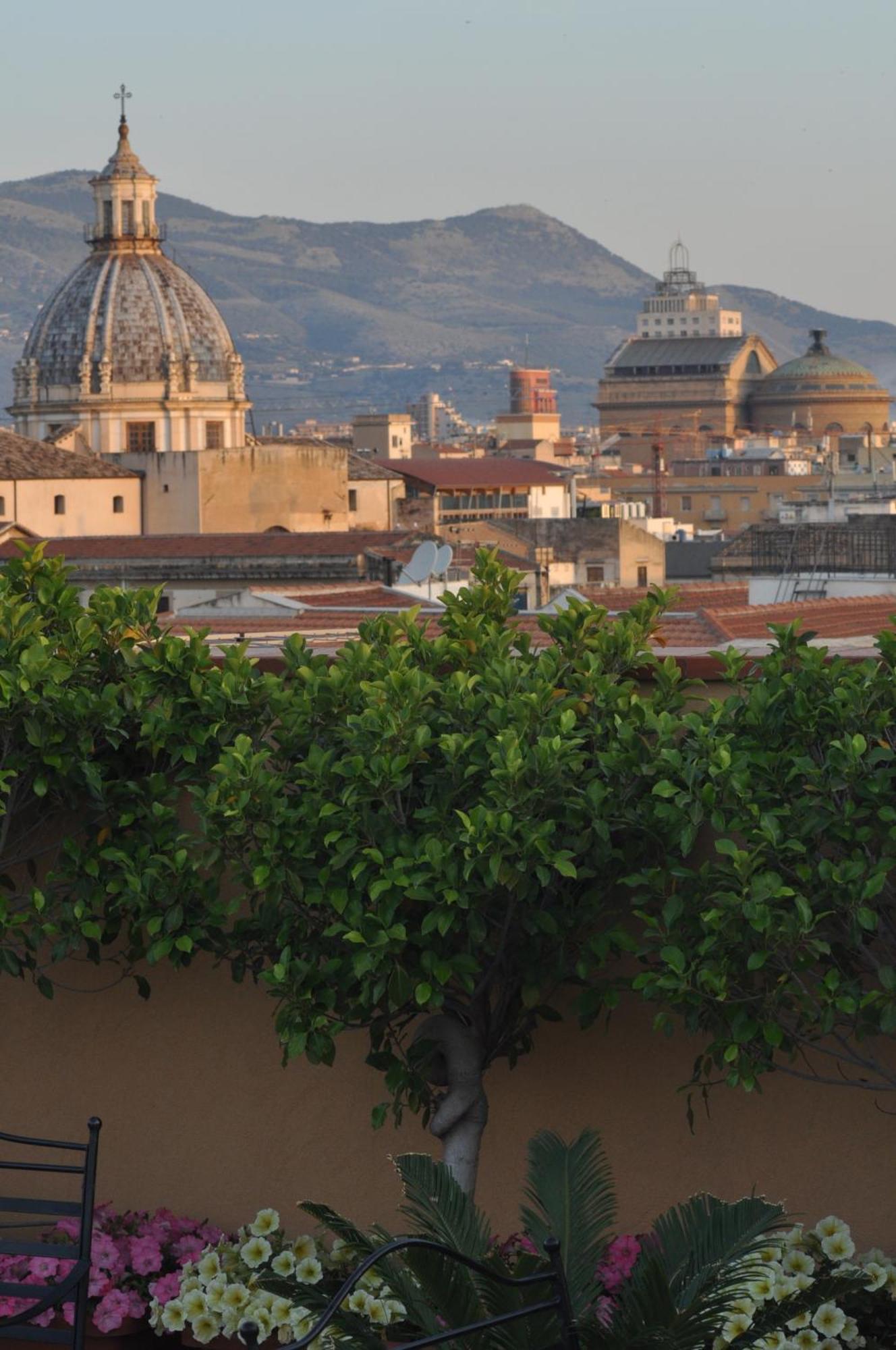 Hotel Ambasciatori Palermo Esterno foto
